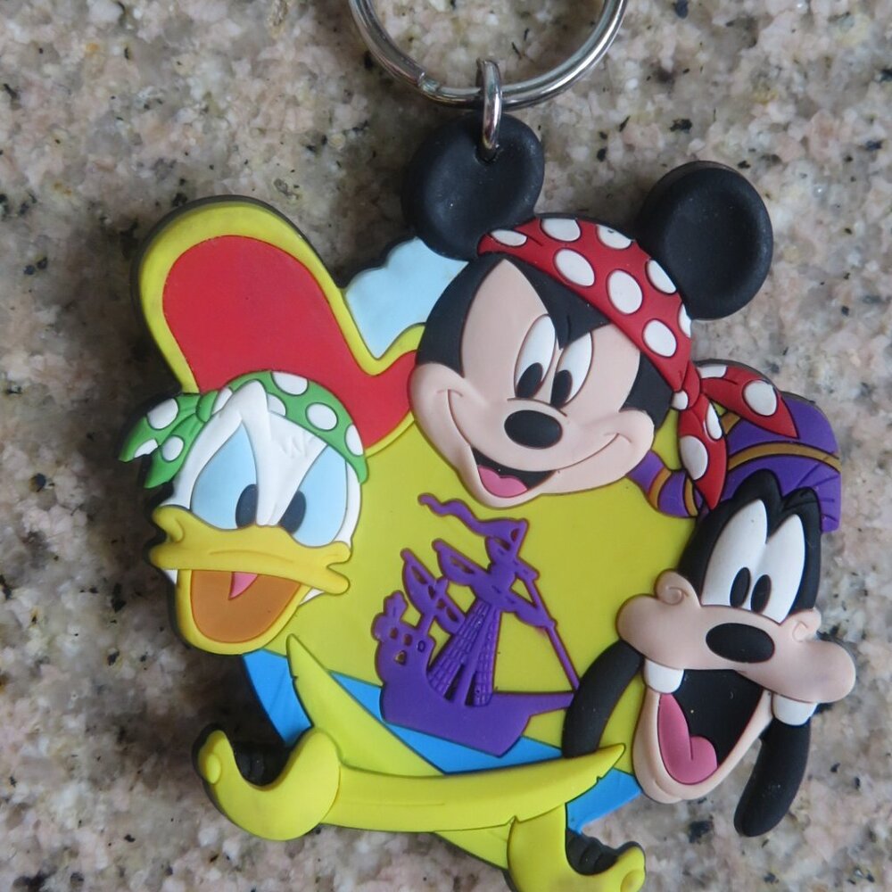 Disney Pirate MICKEY Mouse Donald Duck & Pluto Keyring (K437)